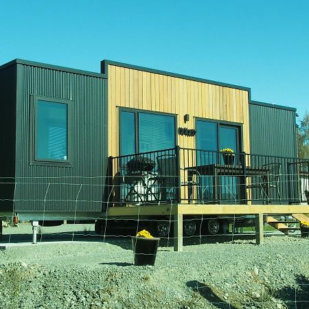 Boutique Tiny House - Te Anau Country Accommodation 外观 照片