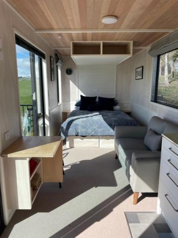 Boutique Tiny House - Te Anau Country Accommodation 外观 照片
