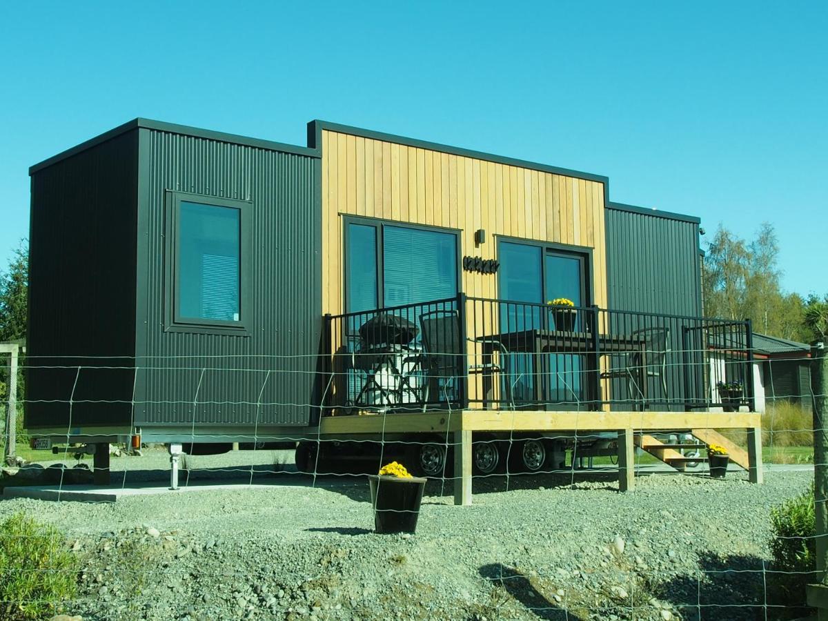Boutique Tiny House - Te Anau Country Accommodation 外观 照片
